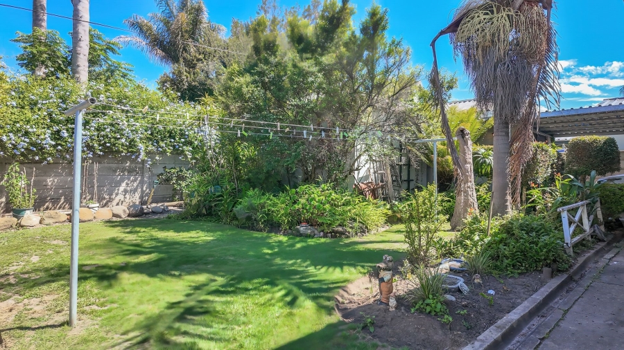 4 Bedroom Property for Sale in Bodorp Western Cape